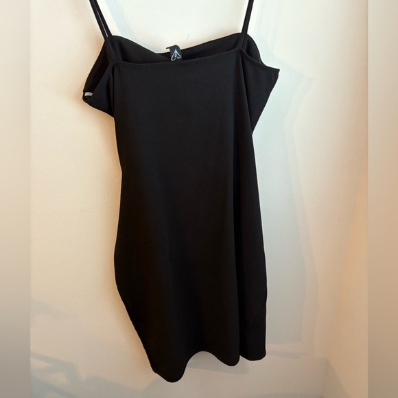 Windsor spaghetti strap wrap dress black size large NWT - Picture 3 of 3